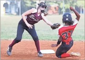  ?? Scott Herpst ?? Chattanoog­a Valley shortstop Mylee Howard applies a tag on a Lakeview’s Tatyanna Long during a stolen base attempt. The Lady Warriors were able to hang on in the final inning to beat the Lady Eagles in an NGAC league game last week.