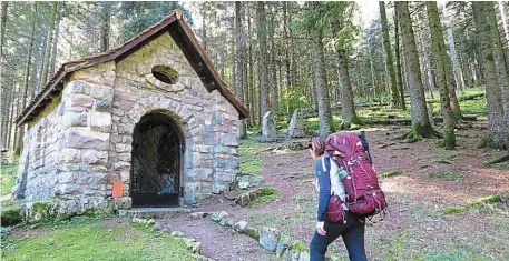  ?? | PHOTO : GUILLEMETT­E HERVÉ, OUEST-FRANCE ?? Le sentier de la route des Crêtes passe non loin du cimetière Rabenhühl.