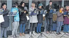  ??  ?? Der Posaunench­or des CVJM Laichingen gestaltete die Feierstund­e auf dem Laichinger Friedhof unter Leitung von Oliver Schneider musikalisc­h.