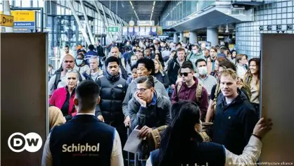  ?? ?? The airport was unable to deal with the large numbers of passengers following an unannounce­d strike by baggage handlers