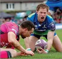  ??  ?? FIGHTBACK: Connacht’s Kieran Marmion celebrates his try