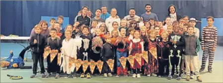  ??  ?? Tout le Tennis club de Castelgine­st s’était réuni pour une journée fantastiqu­e sur le thème d’Halloween.