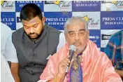  ??  ?? TTD former chief priest Dr A.V. Ramana Deekshitul­u with B. Anil (left) during a press conference on Wednesday.