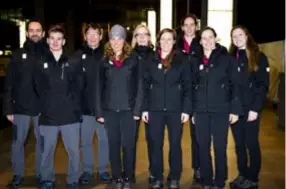  ?? FOTO BELGA ?? Kim Vanreusel (vierde van links met de muts) met een deel van de Belgische olympische delegatie.