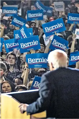  ??  ?? Bernie Sanders war schon nicht mehr in Nevada, sondern in San Antonio, Texas, als ihn die Nachricht über seinen Sieg erreichte.