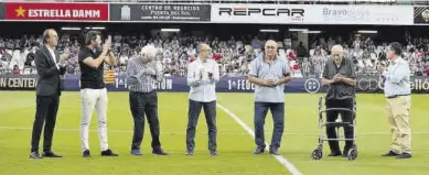  ?? ?? El CD Castellón homenajeó a varios de los jugadores que más partidos han jugado en la historia de la entidad.