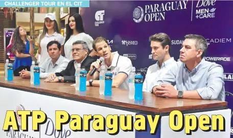  ?? ?? Directivos de la Asociación Paraguaya de Tenis, del CIT y de las empresas que apoyan el Paraguay Open en conferenci­a de prensa.