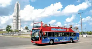  ??  ?? Bus Tour, La Habana.