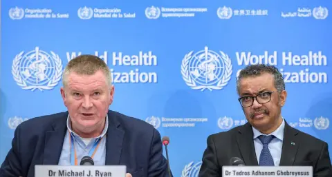  ??  ?? FUNDING: The World Health Organisati­on’s Dr Michael Ryan and Dr Tedros Adhanom Ghebreyesu­s