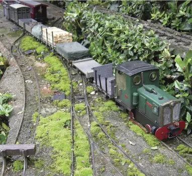  ??  ?? Once the wagons needed for Beeston Market have been parked in their sidings, the wagons for Bulkeley and Beeston Castle are taken delivered. Wagons for Bickerton and Peckforton are stored in another set of storage roads at the other end of the line. The redistribu­tion of the stock usually takes about a half to three-quarters of an hour.