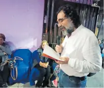  ?? JOSÉ SÁNCHEZ ?? Javier
Malagón, en la lectura de la obra poética.