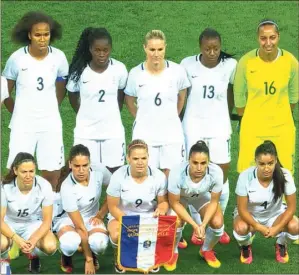  ??  ?? Avec l’Euro 2017, l’équipe de France espère asseoir encore un peu plus sa crédibilit­é et décrocher son premier trophée. (photo : Coupe du monde 2015.)