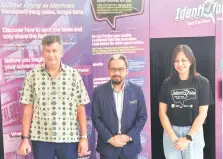  ?? ?? Manu (left), Mohd Hanafiah (centre) and Arus Academy co-founder Alina Amir launching the Identifake exhibition.