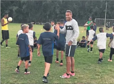  ??  ?? PUNTO FINAL. Danilo dice adiós al Madrid después de dos temporadas en el equipo blanco.