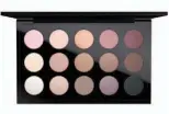  ??  ?? M Sombras em pó, MAC, 85,45 euros