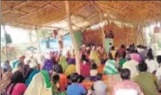  ?? HT ?? ▪ Christians holding a prayer session on Christmas eve at Birner village in Kaushambi district on Sunday.