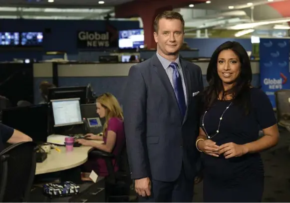  ?? AARON HARRIS/TORONTO STAR ?? Former Queen’s Park bureau chief Alan Carter and former CP24 host Farah Nasser have taken over the anchor desk of Global Evening News Toronto as the network shakes up its news team.