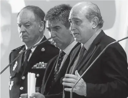  ?? Foto: Efe ?? Eugenio Pino, Ignacio Cosidó y el exministro Jorge Fernández Díaz, en un acto durante el mandato de Rajoy.