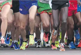  ?? GEERT VANDEN WIJNGAERT/THE ASSOCIATED PRESS ?? While an ice bath is considered the gold standard of pre-cooling strategies, consuming crushed ice or a cold beverage before exertion is more practical on race day. Just be wary of consuming too much liquid, which can cause stomach upset.