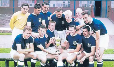  ??  ?? Bob Seith, right, who helped Dundee to the league title after heading north from Burnley.