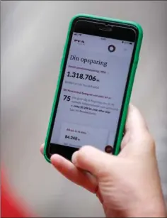  ?? ?? 45 pct. af logins på mitpfa.dk sker via mobiltelef­onen. Foto: Jens Dresling