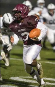  ?? MJ MCCONNEY - FOR DIGITAL FIRST MEDIA ?? Pottsgrove’s Isaiah Taylor races down the sideline against Pottstown during the District 1-4A championsh­ip game.