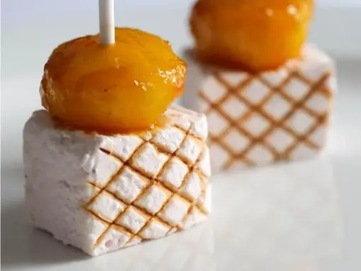  ??  ?? These sweet and fluffy kebabs will make you feel like you’re floating