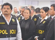  ??  ?? La líder opositora Keiko Fujimori (centro), ayer en la Sala Penal Nacional de Lima, en la audiencia en la que se le dictaron 36 meses de prisión preventiva.