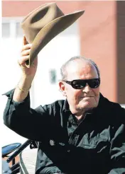  ?? OKLAHOMAN ARCHIVES PHOTO ?? Actor and Norman native James Garner waves to crowds April 22, 2006, during the 89er Day Parade in Norman.