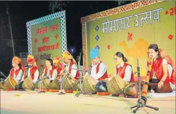 ??  ?? Jaipur Gharana artistes present a folk performanc­e at Momasar Utsav in Momasar town of Rajasthan on Monday.
HT PHOTO