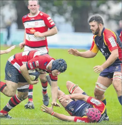  ?? FM4980355 ?? Maidstone surge towards the try line against Chobham but couldn’t prevent a 27-17 loss