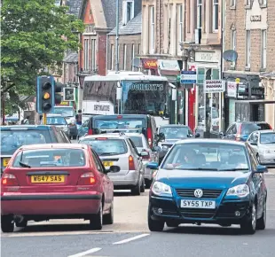  ??  ?? Air pollution is a long-standing problem in Crieff High Street.