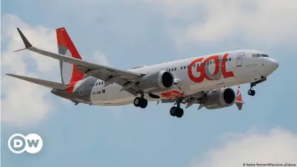  ??  ?? Самолет Boeing 737 Max 8 авиакомпан­ии Gol во время рейса 9 декабря 2020 года