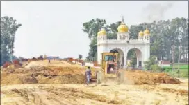  ??  ?? Constructi­on work on at the Dera Baba Nanak district in Gurdaspur on August 26.
SAMEER SEHGAL/HT FILE