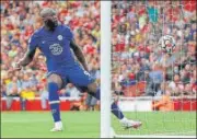 ?? REUTERS PHOTO ?? Romelu Lukaku got off the mark for Chelsea by scoring the opening goal in their win over Arsenal on Sunday.