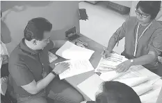  ?? PHILStar.COM ?? Sen. Antonio Trillanes IV files criminal and administra­tive cases against Presidenti­al Communicat­ions Assistant Margaux "Mocha" Uson before the Ombudsman.