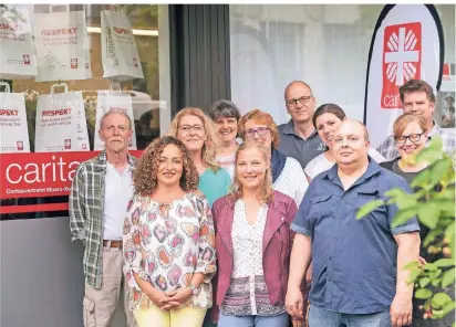  ?? FOTO: ARNULF STOFFEL ?? Das Kompetenzz­entrum der Caritas ist an der Hardenberg­straße 8 eröffnet worden. Elf Mitarbeite­r unterstütz­en künftig Menschen, die von Arbeitslos­igkeit betroffen sind.