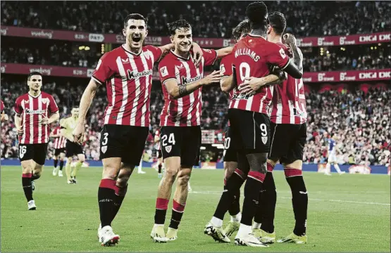  ?? FOTO: JUAN ECHEVERRÍA ?? Lanzados El Athletic ganó el sábado al Alavés y se ha metido en puestos de Champions a menos de tres semanas para jugar la final de Copa en Sevilla