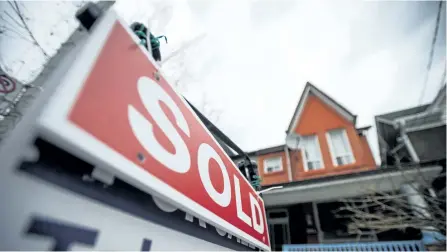 ?? NATIONAL POST FILES ?? New rules on residentia­l mortgage insurance are intended to account for risks in hot real estate pockets across the country including high price-to-income ratios.