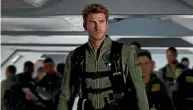  ??  ?? Even the charisma and chisel-jawed good looks of Liam Hemsworth can’t redeem Independen­ce Day: Resurgence.