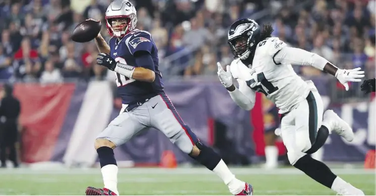  ?? TIM BRADBURY/GETTY IMAGES ?? Patriots quarterbac­k Tom Brady is showing no signs of slowing down given the kind of passing statistics he has produced over the last three NFL seasons.