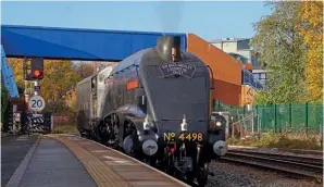  ?? ?? LNER A4 No. 4498 Sir Nigel Gresley at Thornaby station on the Esk Valley Line during the turning around process between Eaglesclif­fe and Stockton, as the locomotive worked tender first between Battersby and Eaglesclif­fe on October 26. It was running from Grosmont to Crewe while returning back to Locomotive Services Limited after its spell at the North Yorkshire Moors Railway for the autumn gala and Gresley teak specials. TONY WINWARD