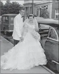  ?? Special to the Democrat-Gazette ?? Ed Carey and Virginia Heinze were married Aug. 17, 1957. He came to the University of Arkansas, Fayettevil­le, from New York to show off on the basketball court and found himself wowed by her footwork on the dance floor.