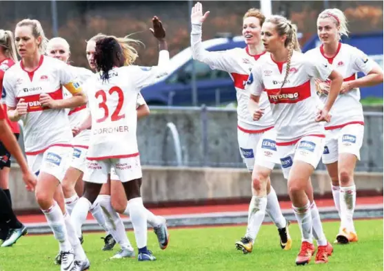  ?? ARKIVFOTO: MARITA AAREKOL ?? STORSATSIN­G: Sammen med ni andre klubber i Hordaland har Sandviken startet historisk storsatsin­g i kvinnefotb­allen.