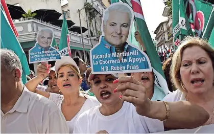  ??  ?? Una manifestac­ión a favor de martinelli en la ciudad de Panamá, el 20 de junio pasado