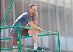  ??  ?? Luis Enrique, en un entrenamie­nto en la Ciudad del Fútbol.