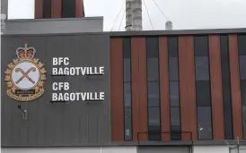  ??  ?? Les travaux d’améliorati­on de l’efficacité énergétiqu­e de la BFC Bagotville se poursuiven­t avec pour objectif une réduction des coûts de près de 20 %.