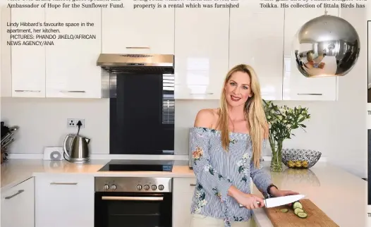  ?? Lindy Hibbard’s favourite space in the apartment, her kitchen.
PICTURES: PHANDO JIKELO/ AFRICAN NEWS AGENCY/ ANA
The use of white throughout maximises the light.
The neat- as- a- pin bathroom. ??