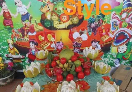  ?? Photo tuoitrethu­do. com.vn ?? FEELING FRUITY: A colourful fruit tray displayed to welcome the Mid-autumn Festival.