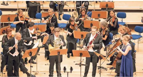  ?? FOTO: GIOVANNI PINNA ?? Die Solisten (v.l.): Stephan Dreizehnte­r (Flöte), Radek Baborak (Dirigent und Horn), Jens-Hinrich Thomsen (Fagott) und Viola Wilmsen (Oboe).